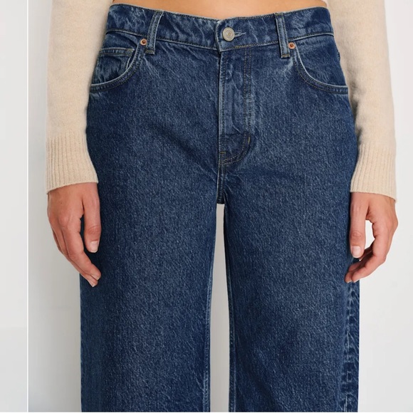 Cary Low Rise Slouchy Wide Leg Short Jeans - Picture 5 of 6